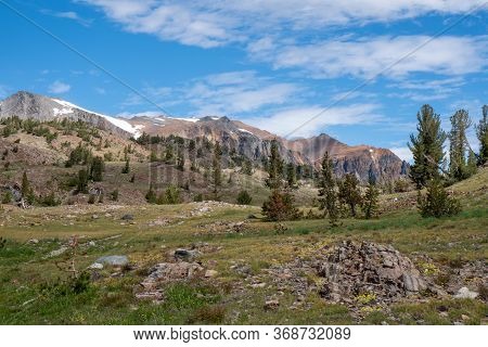 The Saddlebag Lake Hiking Trail In Mono County California, Near Tioga Pass, Alpine Meadow And Mounta