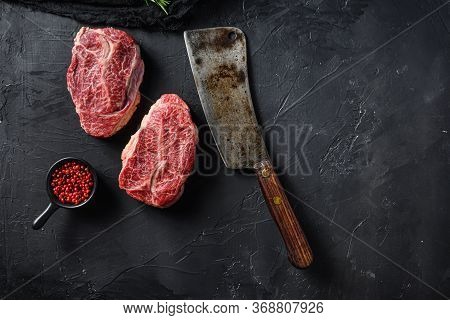 Raw Top Blade Cut Organic Meat Ner Butcher Meat Clever Knife For Bbq Or Gtrill Top View Over Black S