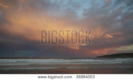 Puesta del sol en una playa