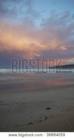 Puesta del sol en una playa