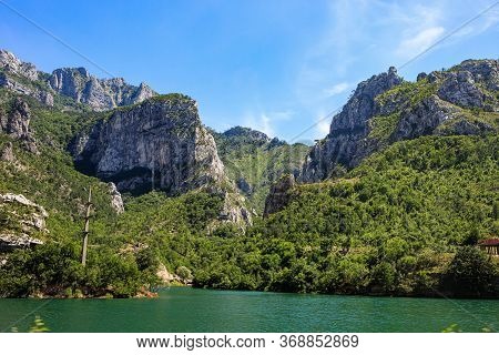 Dinaric Alps Or Dinarides Mountain Range In Bosnia And Herzegovina, Along The River Neretva