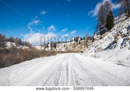 View Of Ulagan Highlands In Altay Mountains In The Winter, Siberia, Russia
