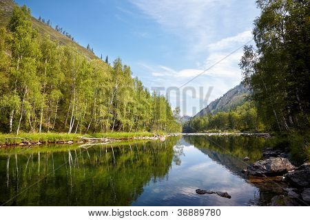 Fiume di Altai Kumir
