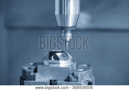 The  Cnc  Milling Machine Cutting  The Mold Parts By Solid Endmill Tool. The Hi-precision Mold And D