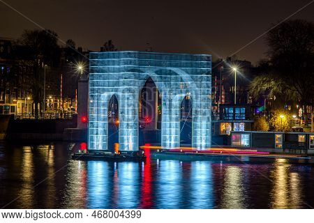 15  Decembar 2022, Amsterdam, Netherlands,  View On Amsterdam During The Light Festival In The Nethe