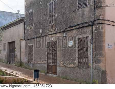 Felanitx, Spain; December 30 2022: Typical Architecture Of The Majorcan Town Of Felanitx At Sunrise.