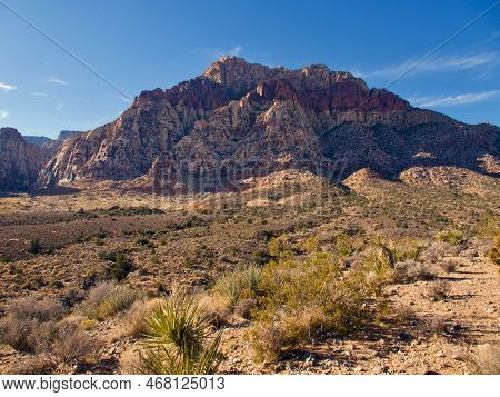 A Layer Of Rock Rock Can Be Seen At The Red Rock Range In Nevada.