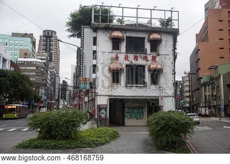 Taipei, Taiwan-4 Dec, 2022: Taipei Camera Street With The Densest Cluster Of Photography Equipment N