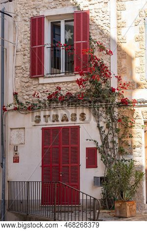 Felanitx, Spain; January 04 2023: Typical Architecture Of The Majorcan Town Of Felanitx At Sunrise. 