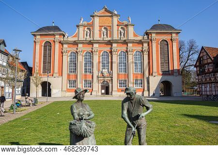 Wolfenbuttel, Germany - March 23, 2022: Statue Of Gardeners In Front Of The Trinitatis Church In Wol