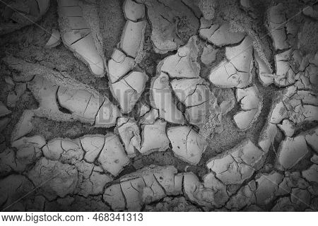 Soil Cracks Caused Due To Water Evaporation In Tropical Climates Environmental Issues Global Warming