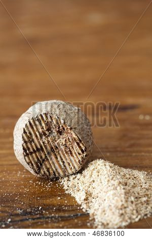 Cerrar una nuez moscada