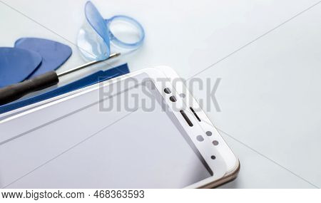 Maintenance And Repairing Smartphones. Many Tempered Glass Screen Protector And Mobile Phone, Replac