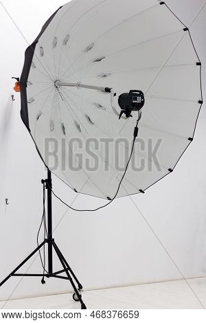 Professional New Studio Large Softbox On A Tripod With Wheels, For Work Of A Photographer Indoors An