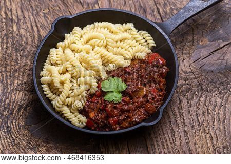 Overview Of Hungarian Goulash With Spirelli Pasta