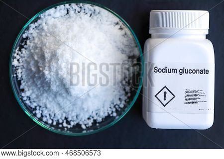 Sodium Gluconate In Bottle , Chemical In The Laboratory And Industry, Chemicals Used In The Analysis