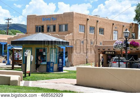 Taos Nm - Jul 29: Taos Plaza In Taos, New Mexico, As Seen On July 29, 2021. It Is A Center Of Shops 