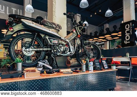 Nakhon Pathom,thailand-january 7, 2023 : View Of Honda Super Cub C 125 Motorcycle Classic 125Cc. Col