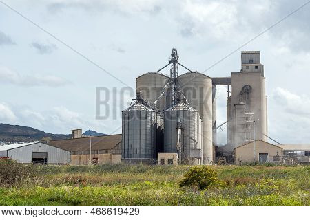Bredasdorp, South Africa - Sep 23, 2022: A Street Scene, With Grain Silos, In Bredasdorp In The West