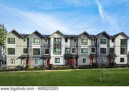 New Residential Townhouses. Modern Apartment Buildings In Bc Canada. Modern Complex Of Apartment Bui
