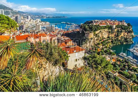 o rock da cidade do Principado de Mônaco e monte carlo, no sul da França