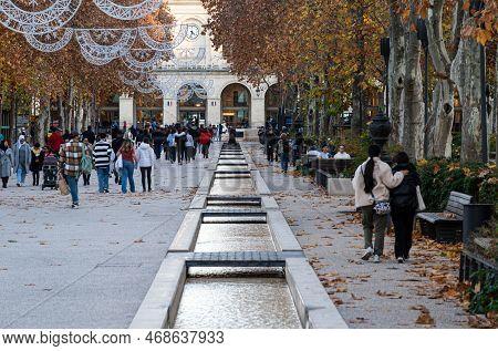 Nimes, Occitanie, France, 12 31 2022 - People Walking Around The Fountains At The Central Avenue