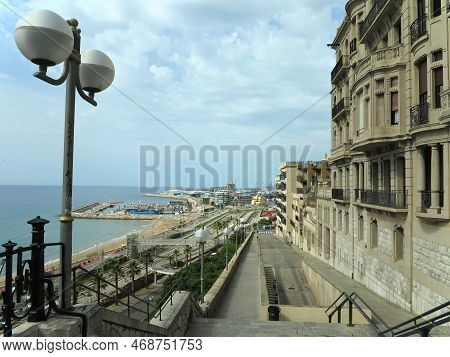 Tarragona, Spain - 06,07,2022: A View Of The Coast Of Tarragona, In Spain, And Its Passeig Maritim P