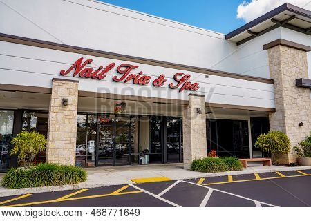 Photo Of Shops And Restaurants At Tower Shops Outdoor Mall Davie Florida Nail Trix And Spa