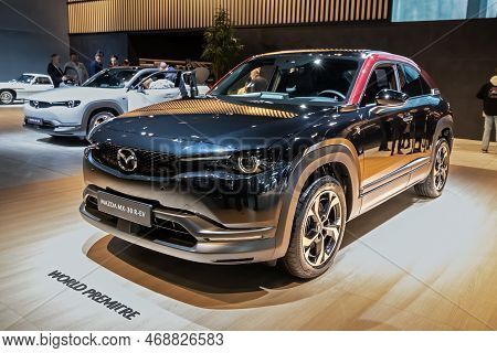 New Mazda Mx-30 E-skyactiv R-ev Plug-in Hybrid Car Premiere At The Brussels Autosalon European Motor