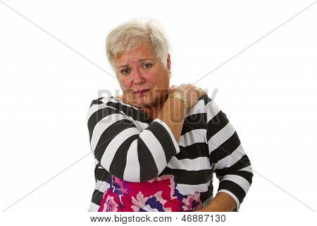 Weibliche Senior mit Nackenschmerzen