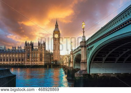 View Of The Famous Big Ben Tower Ant Westminster Parliament House On The Thames Riverbank In London,