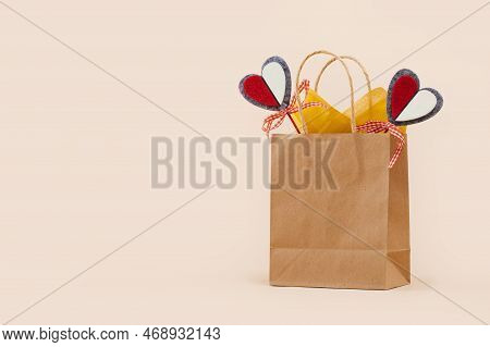 Fall Gift Or Sale Concept. Shopping Paper Bag, With Gift Mockup Two Red Felt Hearts Gift Tags. Copy 