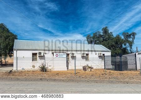 Van Wyksdorp, South Africa - Sep 24, 2022: A Street Scene, With The Health Clinic, In Van Wyksdorp I