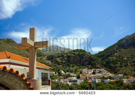 Croix au-dessus de la ville
