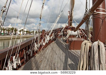 Rope Caravel