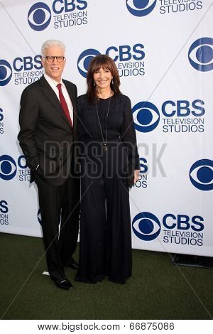 LOS ANGELES - MAY 19:  Ted Danson, Mary Steenburgen at the CBS Summer Soiree at the London Hotel on May 19, 2014 in West Hollywood, CA