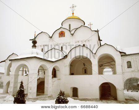 Ortodokse Rusland. Gamle domkirke i et Pokrovskiy kloster