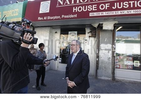 Comptroller Scott Stringer with press