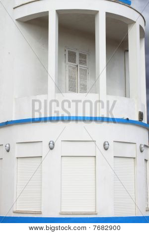 Balkón ve stylové budově