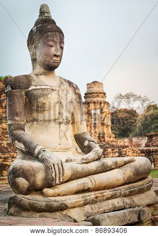 Buddha statue in Wat Mahatat. Ayutthaya historical park. 