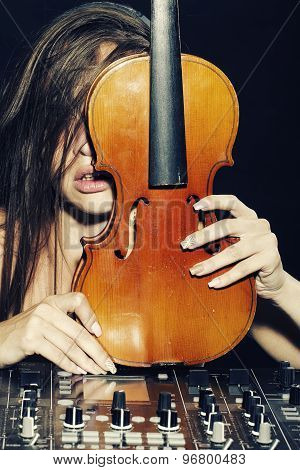 Pretty Dj Woman With Violin