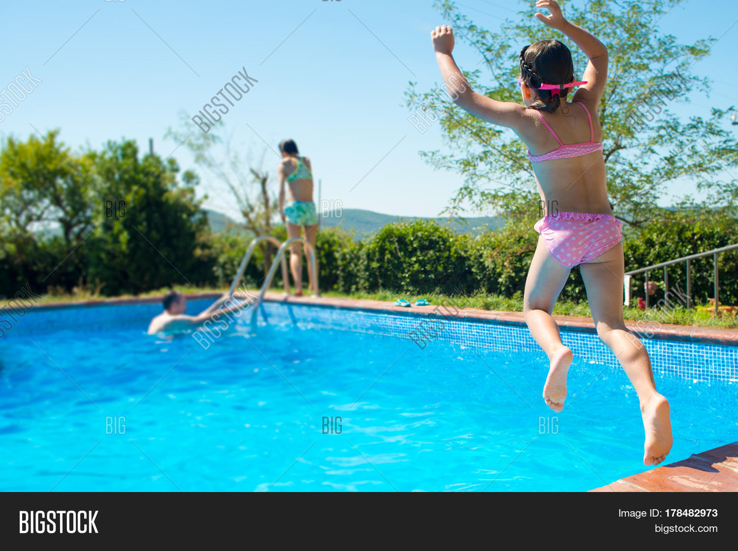 джефф хьюгилл пловец. кроль брасс. карточки can can't для детей. Swim skip. What can they do.