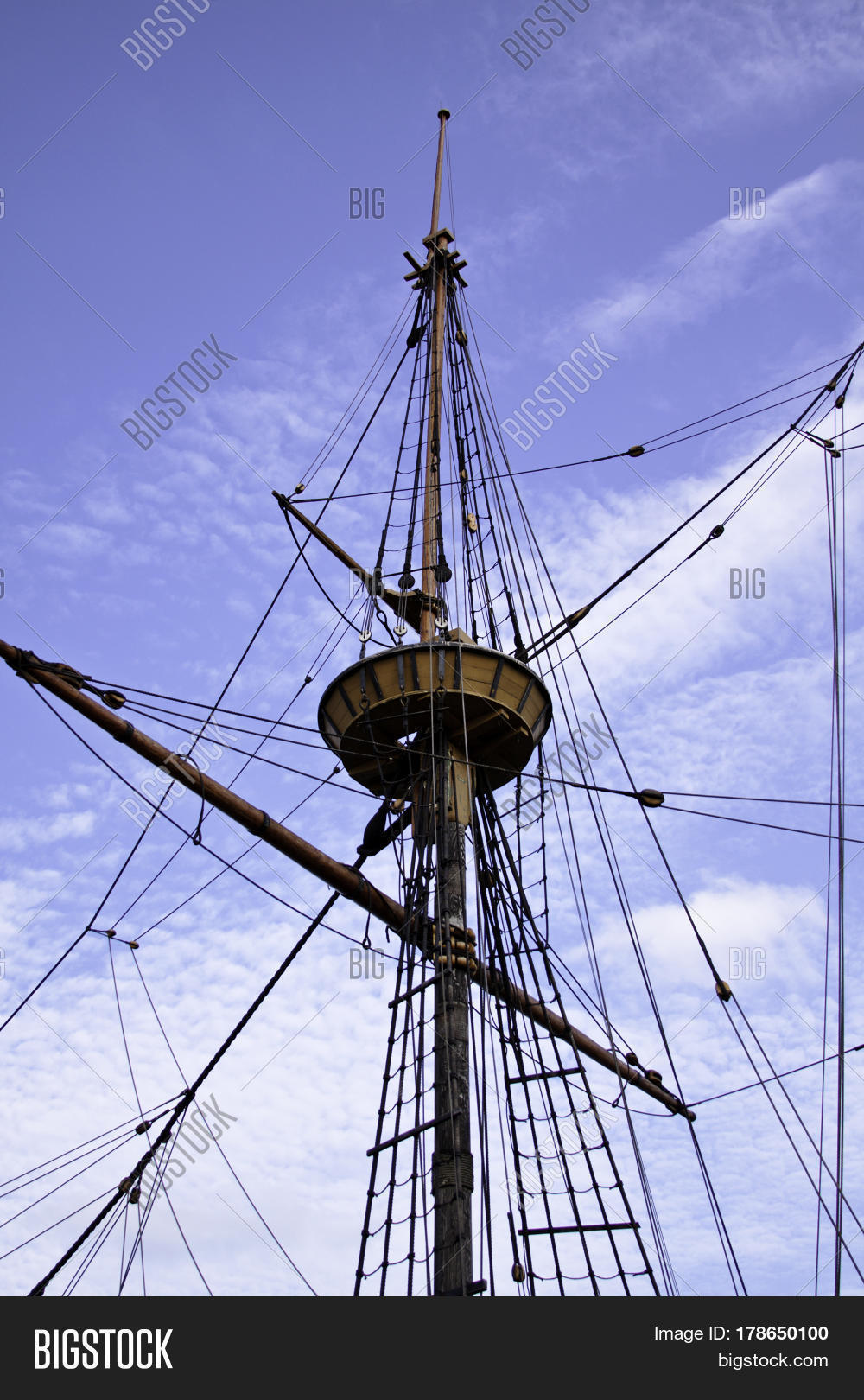 Vertical Rigging Main Image & Photo (Free Trial) Bigstock