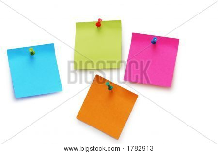 Aufkleber Notes auf dem weißen Hintergrund isoliert