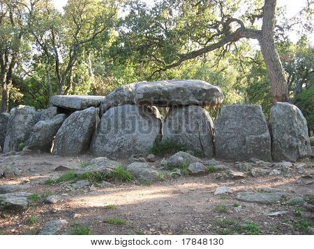 Dolmen de la Cova d ' en Daina