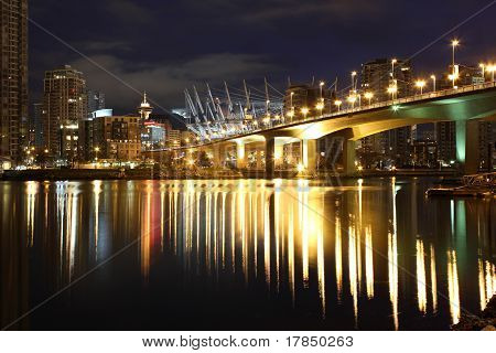 Pont de la rue Cambie Twilight, Vancouver longue exposition