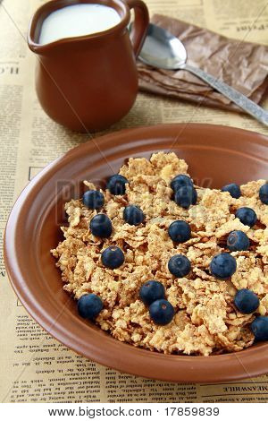sana colazione di muesli con bacche fresche