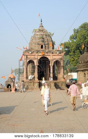 People Walking On The Ghat Of Maheshwar On India