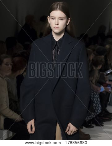 Victoria Beckham - Fall 2017 Collection