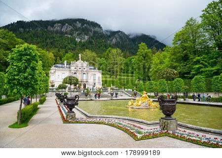 Beautiful Linderhof Palace And Fountain. Ettal, Bavaria, Germany.